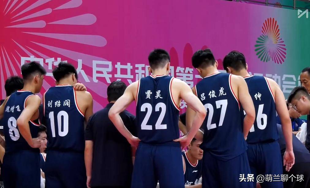 天津男篮在主场赢得激烈对决，成功晋级