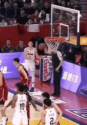 裁判系统受质疑，引发球迷不满