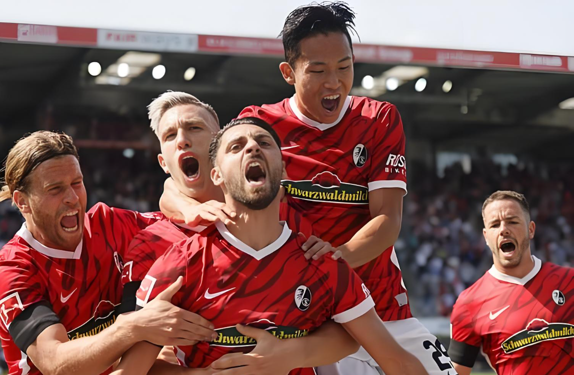 拜仁慘境，保顿逢凯，利物浦合積的简单介绍