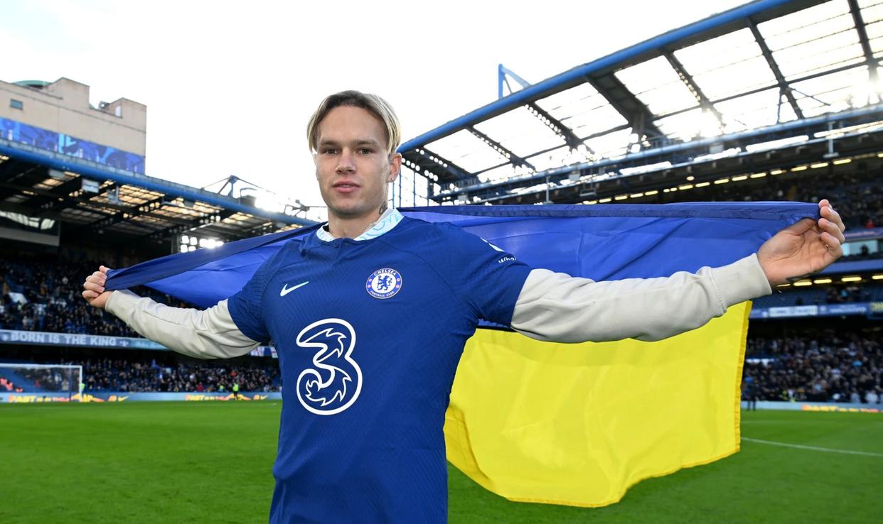 切尔西在关键时刻逆转取胜,保住晋级希望 切尔西在关键时刻逆转取胜,保住晋级希望