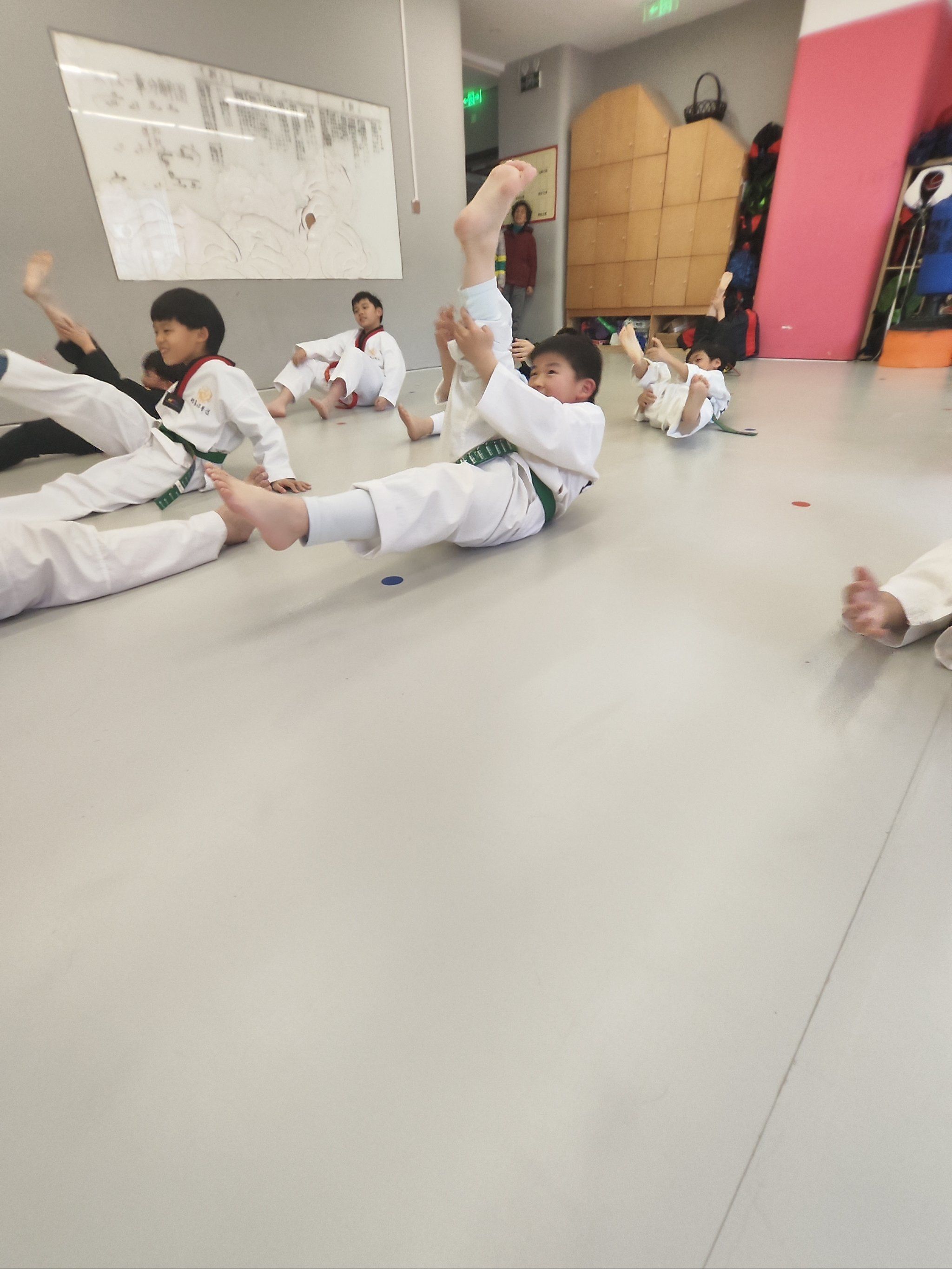 跆拳道选手从容应对逆风获胜 跆拳道选手从容应对逆风获胜