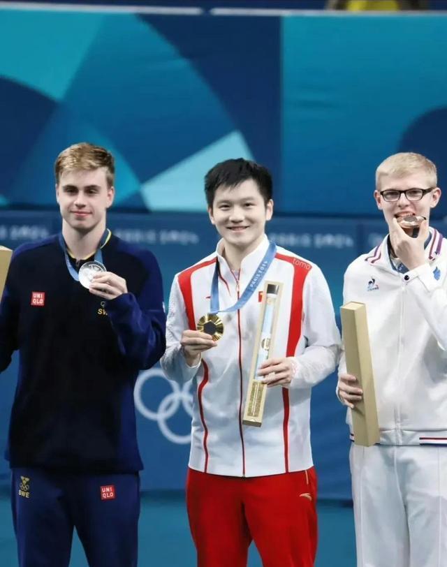 西藏队助教呼吁球迷来场支持，士气低落的简单介绍