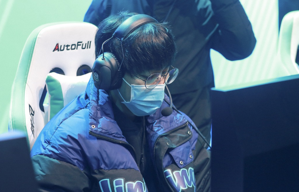 SHR鏖战FNC，Tarzan关键团战开团秒人焦点之战淘汰赛，点燃全场激情