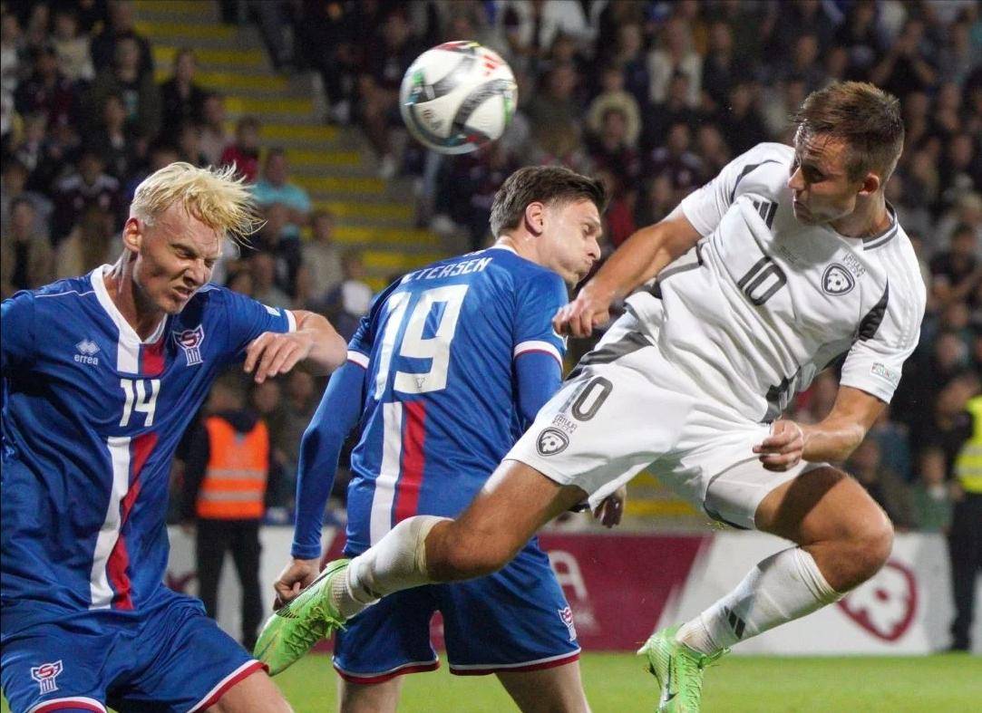 关于波兰遗憾出局,英格兰队跻身八强的信息 关于波兰遗憾出局,英格兰队跻身八强的信息