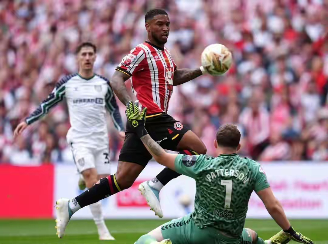 西布朗主场惜败谢菲联,英冠排名第二 西布朗主场惜败谢菲联,英冠排名第二