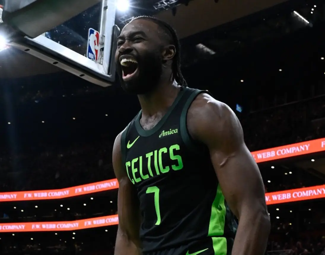 凯尔特人擒尼克斯，泰伦-布朗砍下30分