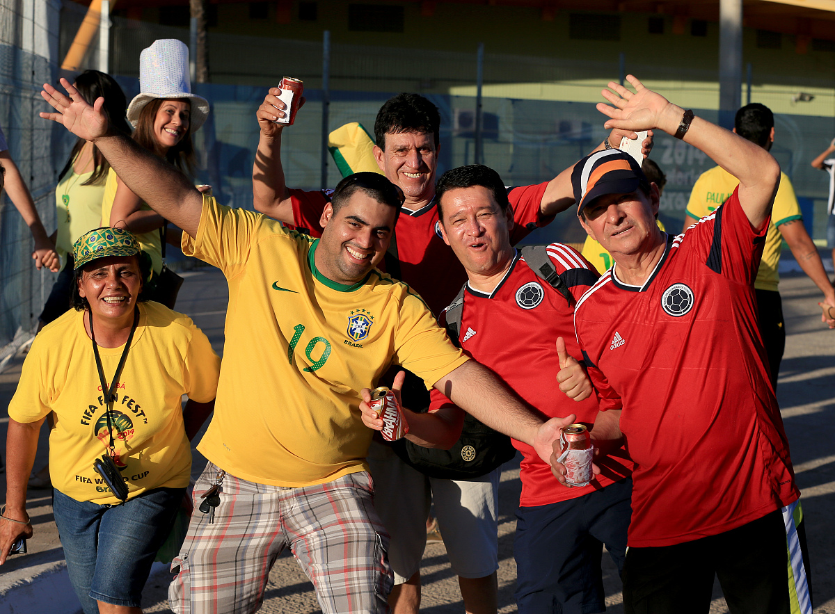 奥格斯堡球员伤愈归队，备战下一场比赛