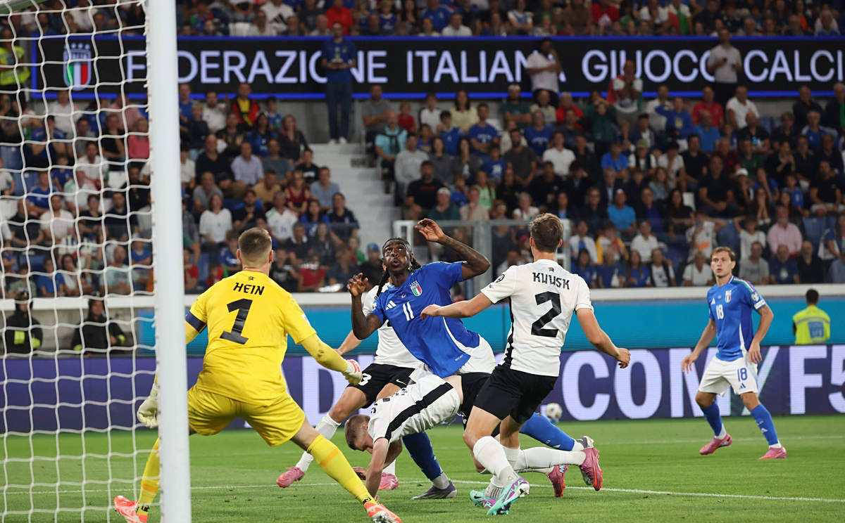 马赛遭遇连败,球迷呼吁主帅下课 马赛遭遇连败,球迷呼吁主帅下课