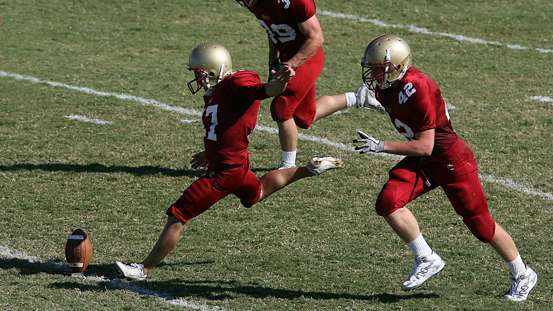 银色闪电与红蓝之魂,当F1引擎轰鸣遇见佩德利的致命一击