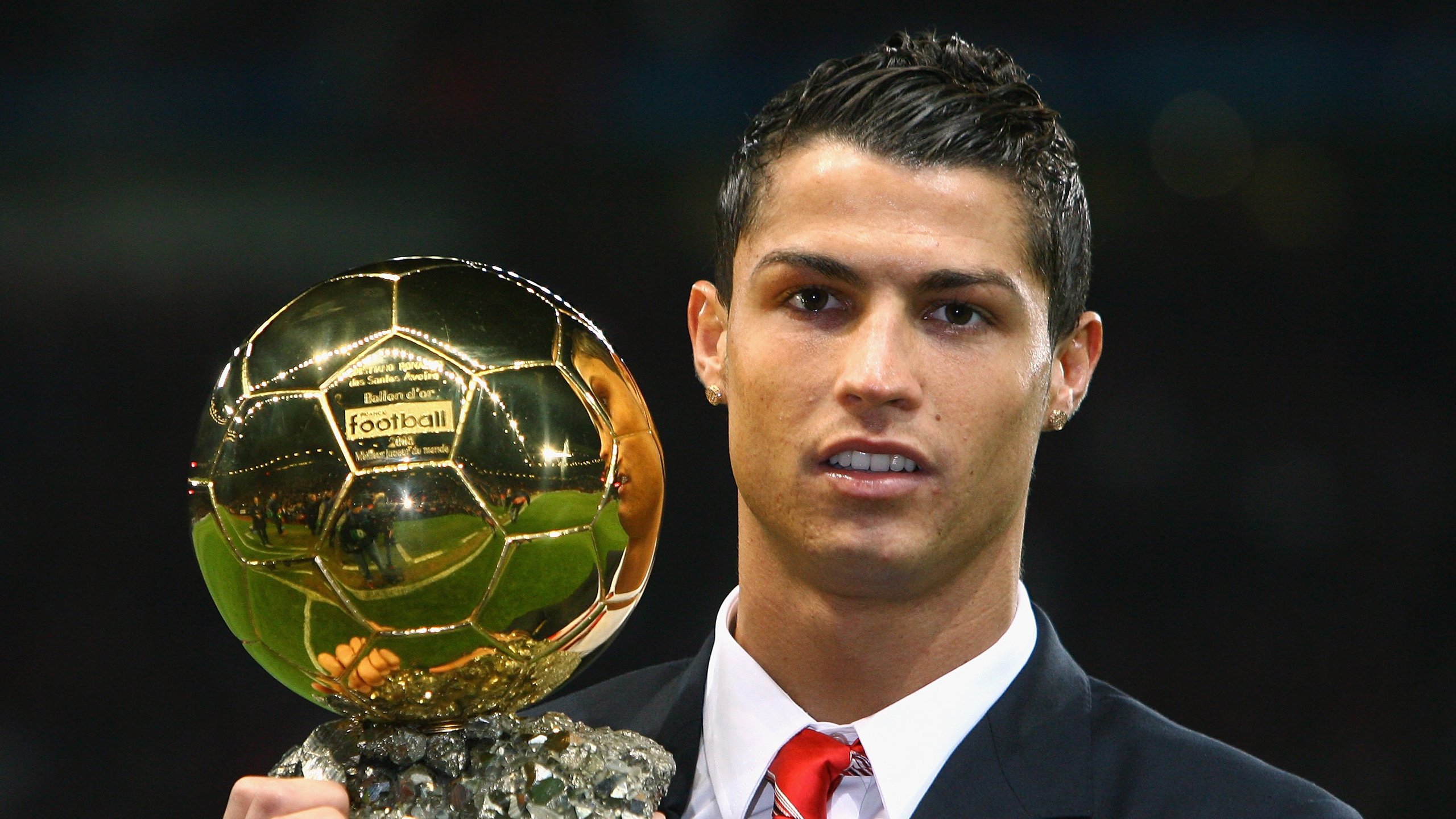 王者归来与幻影交锋，一场定义时代的表演赛